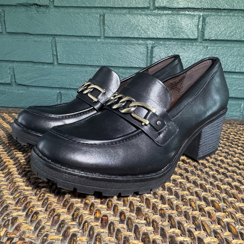 White Mountain chunky heeled loafers